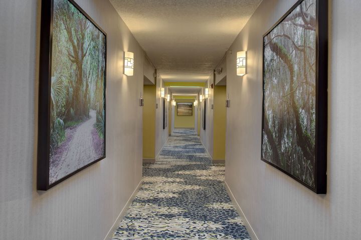 Ballroom/Hall 70 of 72