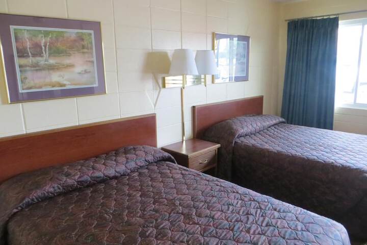 Room 5 of 10