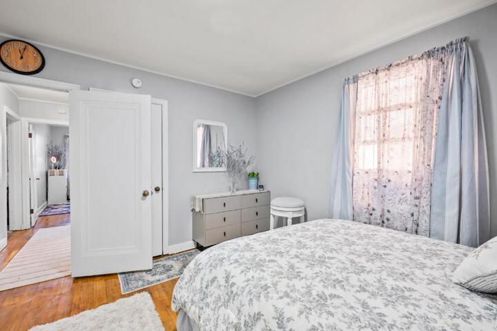 Large apartment with multiple sleeping options