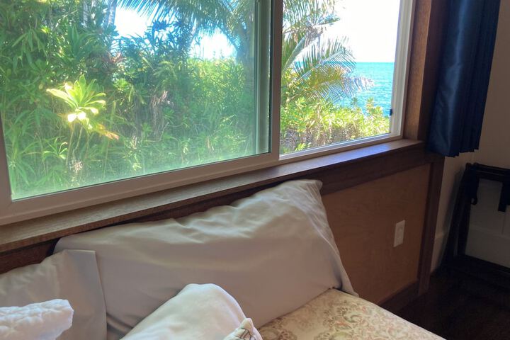 Hilo Bay Oceanfront B & B