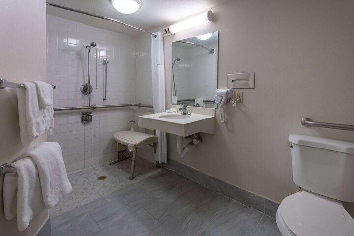 Room 16 of 35