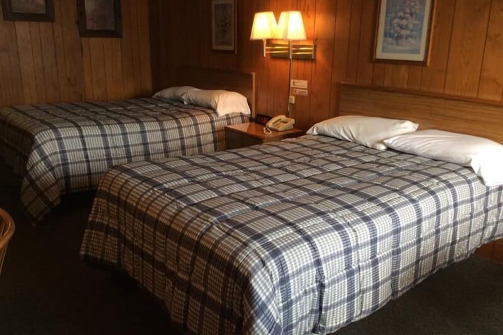 Room 15 of 32