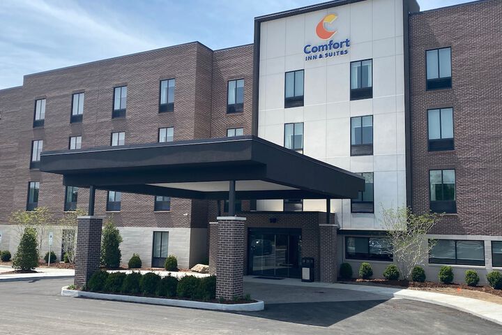 Hotel 2 of 49