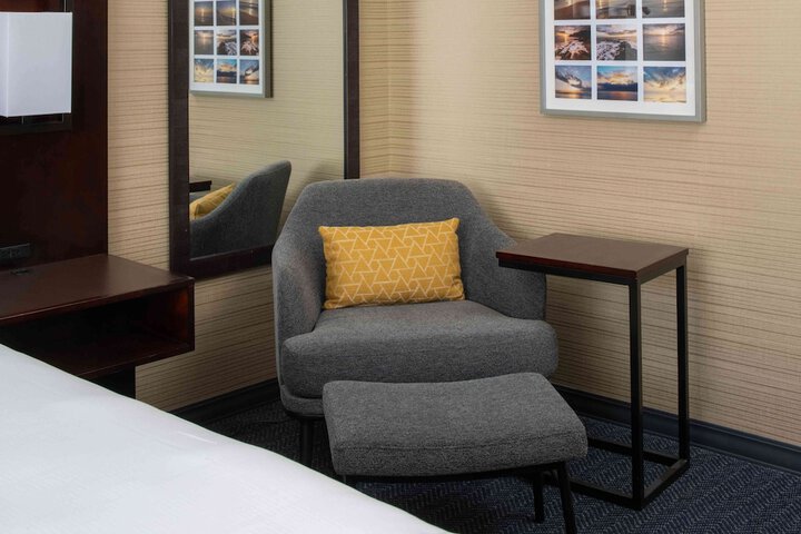 Room 13 of 74