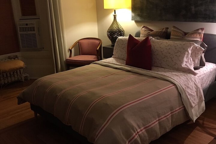 Room 98 of 164