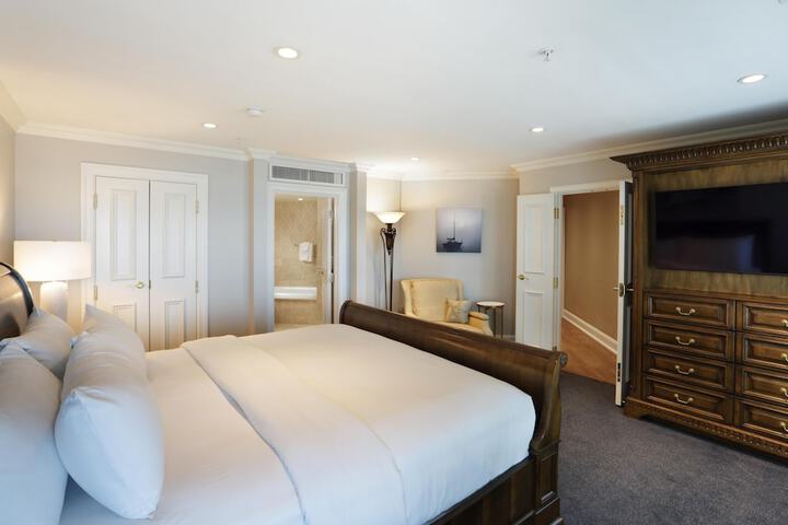 Madison Beach Hotel