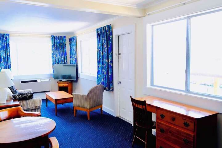 Room 113 of 247
