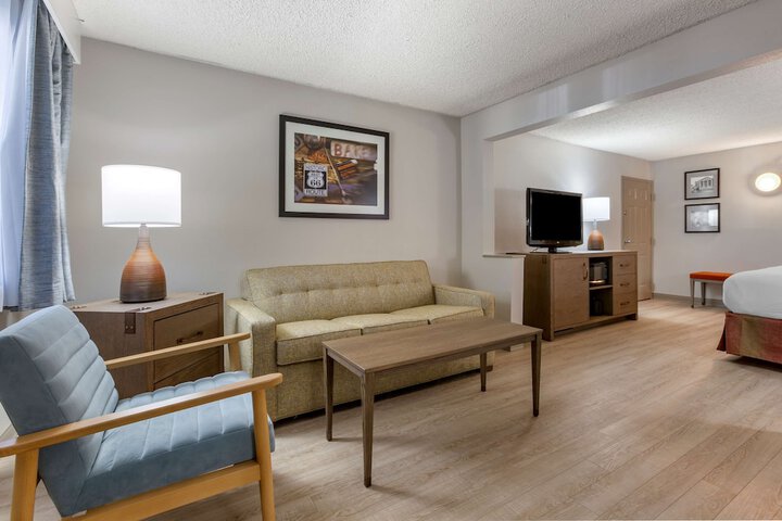 Room 34 of 63