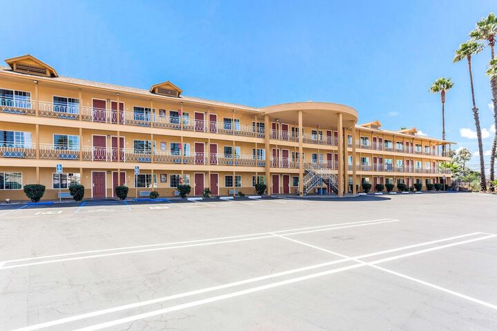 Hotel 4 of 75