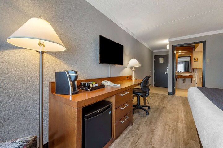 Room 17 of 53