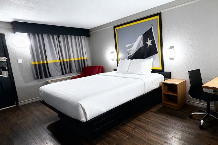 Super 8 by Wyndham Nacogdoches Near University