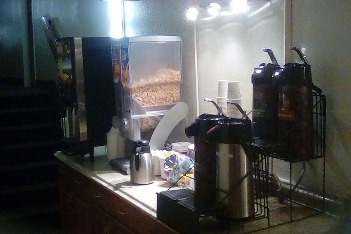 Breakfast/Coffee Service 30 of 31