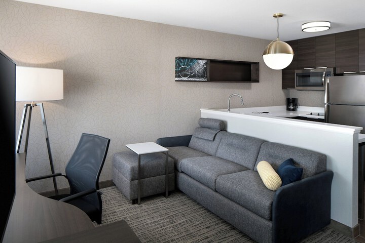 Room 21 of 40