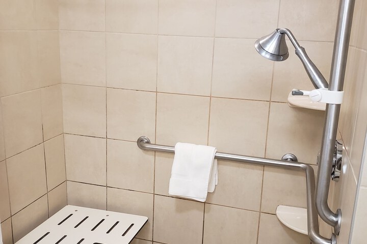 Holiday Inn Express Grove City by IHG