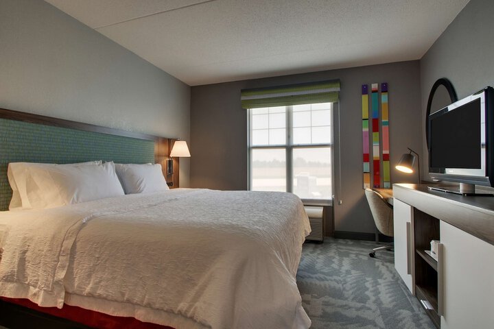 Hampton Inn & Suites Chicago / Aurora