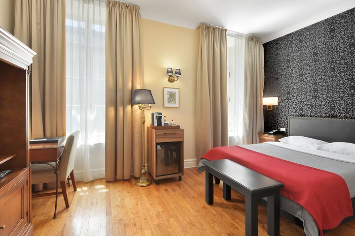 Room 26 of 47