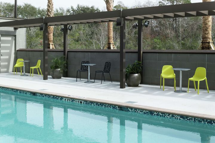 Pool 10 of 51