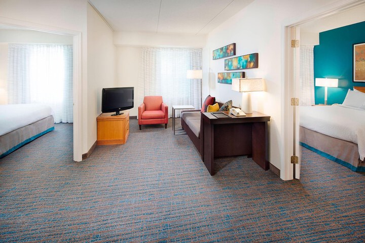 Room 17 of 38