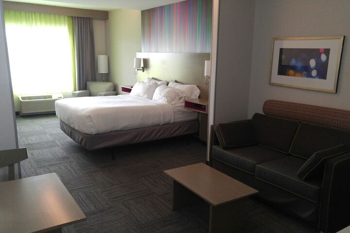Holiday Inn Express & Suites Shippensburg by IHG