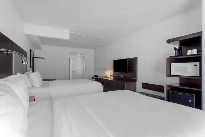 Room 9 of 38