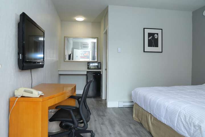Room 15 of 36