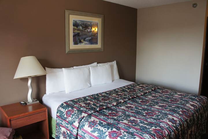 Room 32 of 63