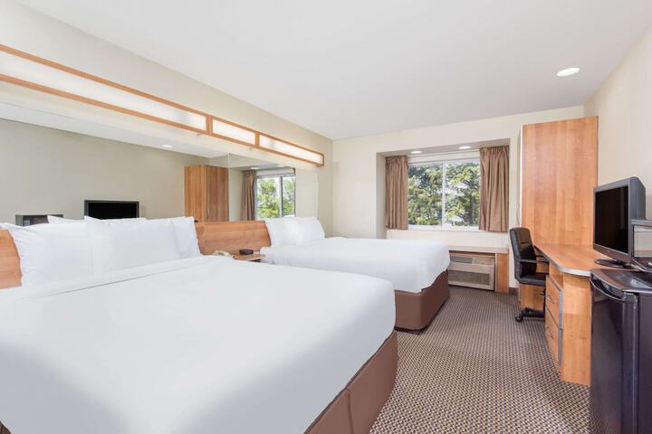 Room 4 of 16