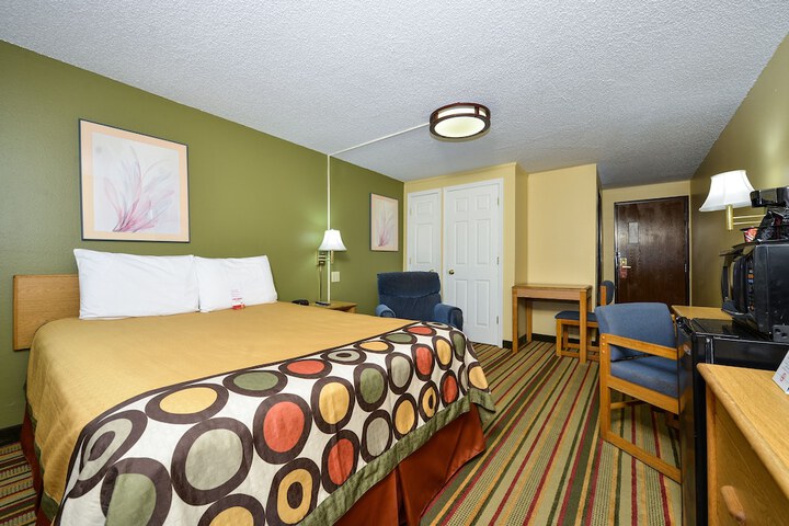 Room 21 of 33