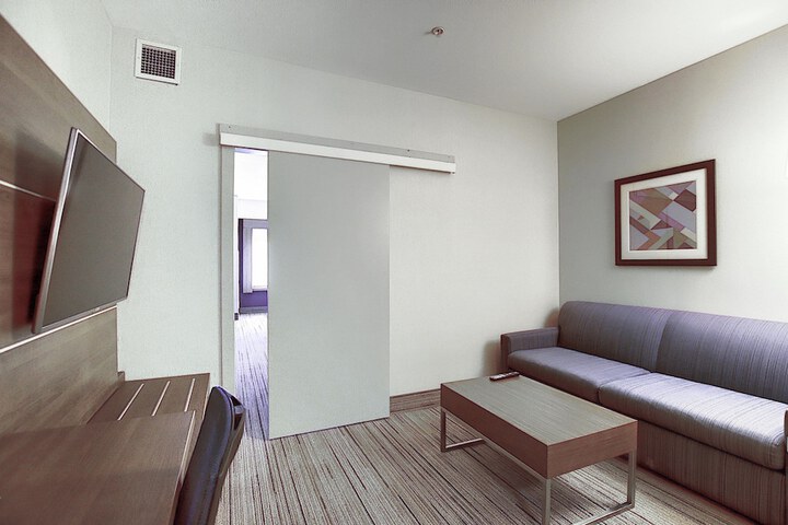 Room 16 of 42