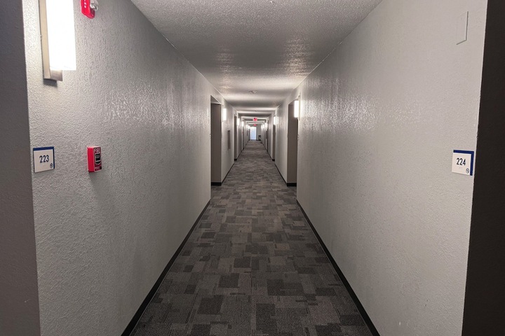 Ballroom/Hall 26 of 28