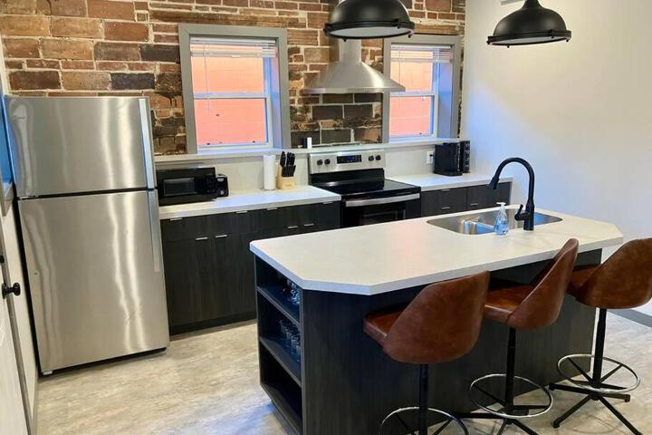 Downtown 2BR Apartment