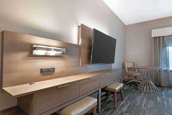 Room 25 of 42