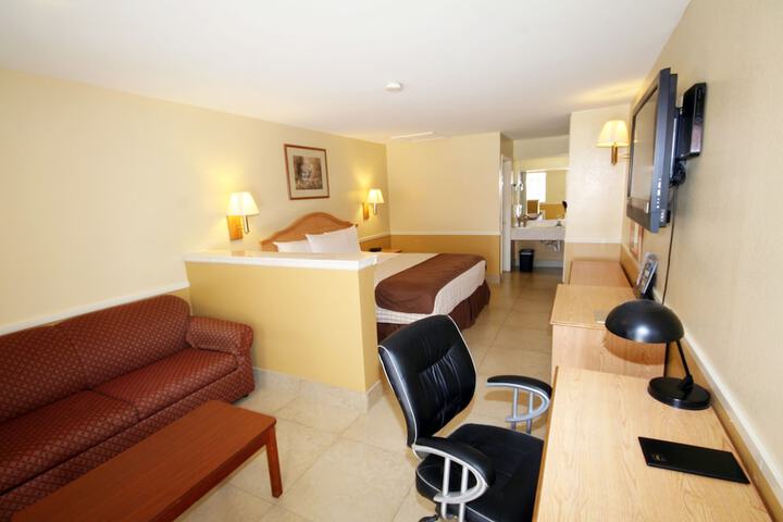 Room 12 of 28