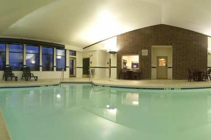 Holiday Inn Express Hotel & Suites Fort Atkinson by IHG