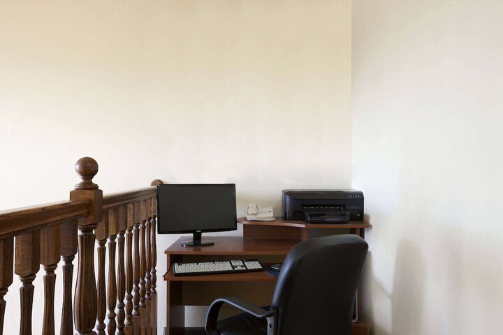 Business Center 9 of 9