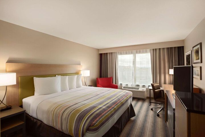 Country Inn & Suites by Radisson Brookings, SD