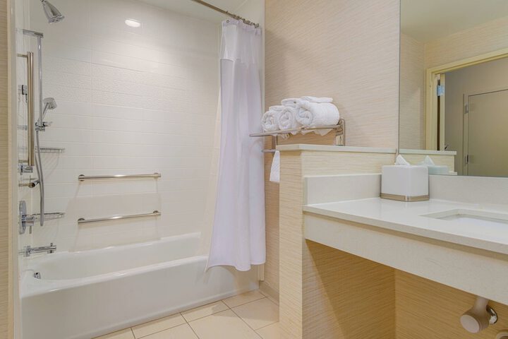 Fairfield Inn & Suites by Marriott Raleigh Cary