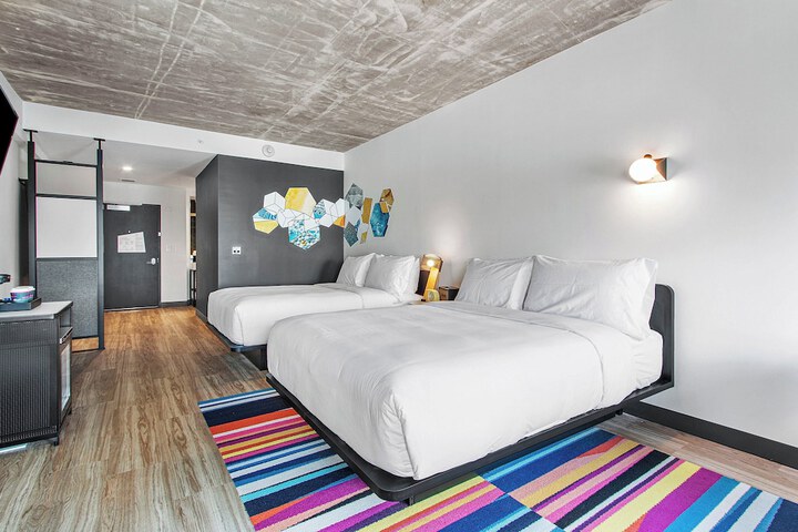 Room 48 of 80