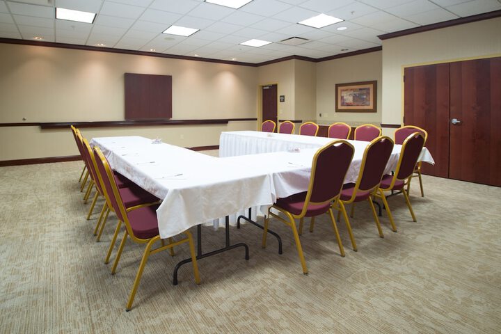 Hampton Inn & Suites Greensburg