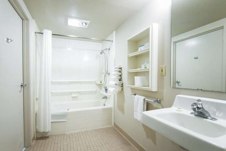 Room 12 of 21