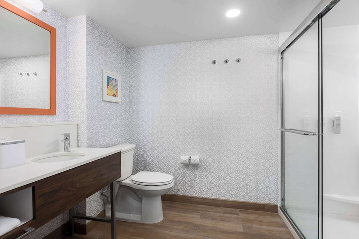 Room 11 of 26