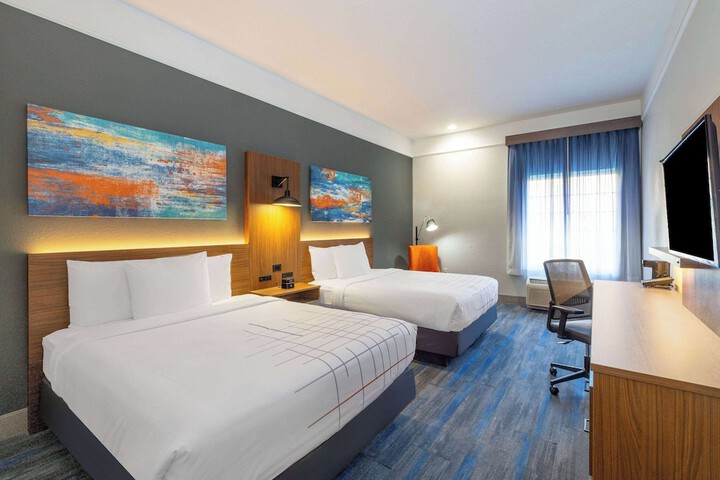 Room 28 of 46
