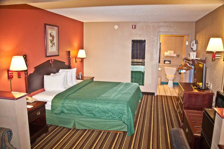 Room 18 of 36