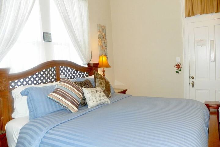 Room 15 of 28