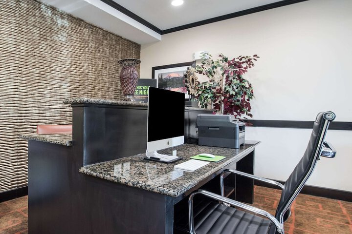 Business Center 41 of 41