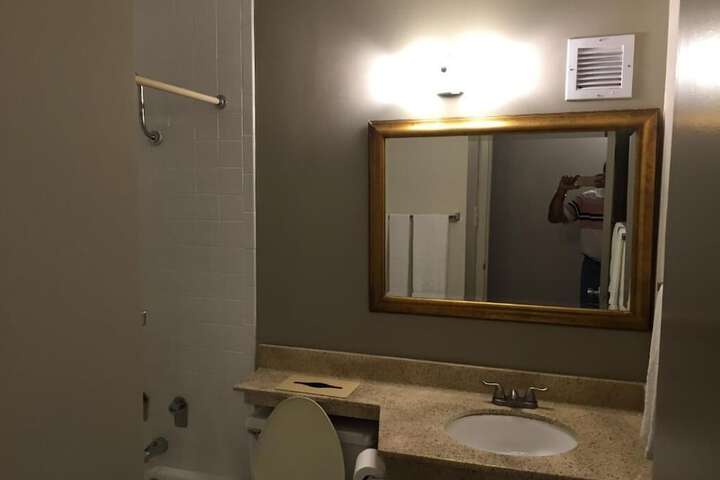 Room 22 of 39