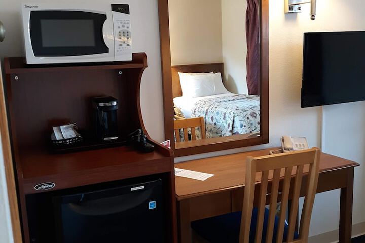 Room 31 of 38