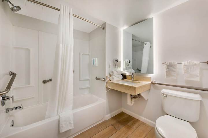 MainStay Suites Sterling near Dulles Town Center