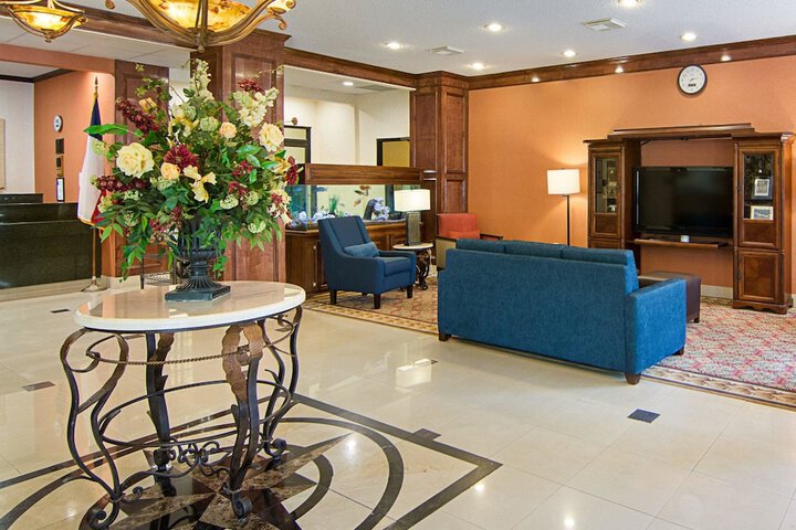 Hotel Interior 11 of 32