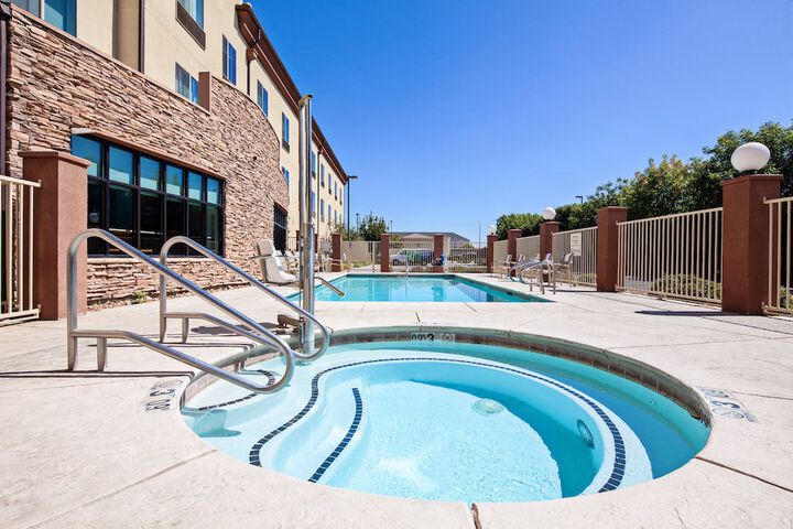 Pool 6 of 33
